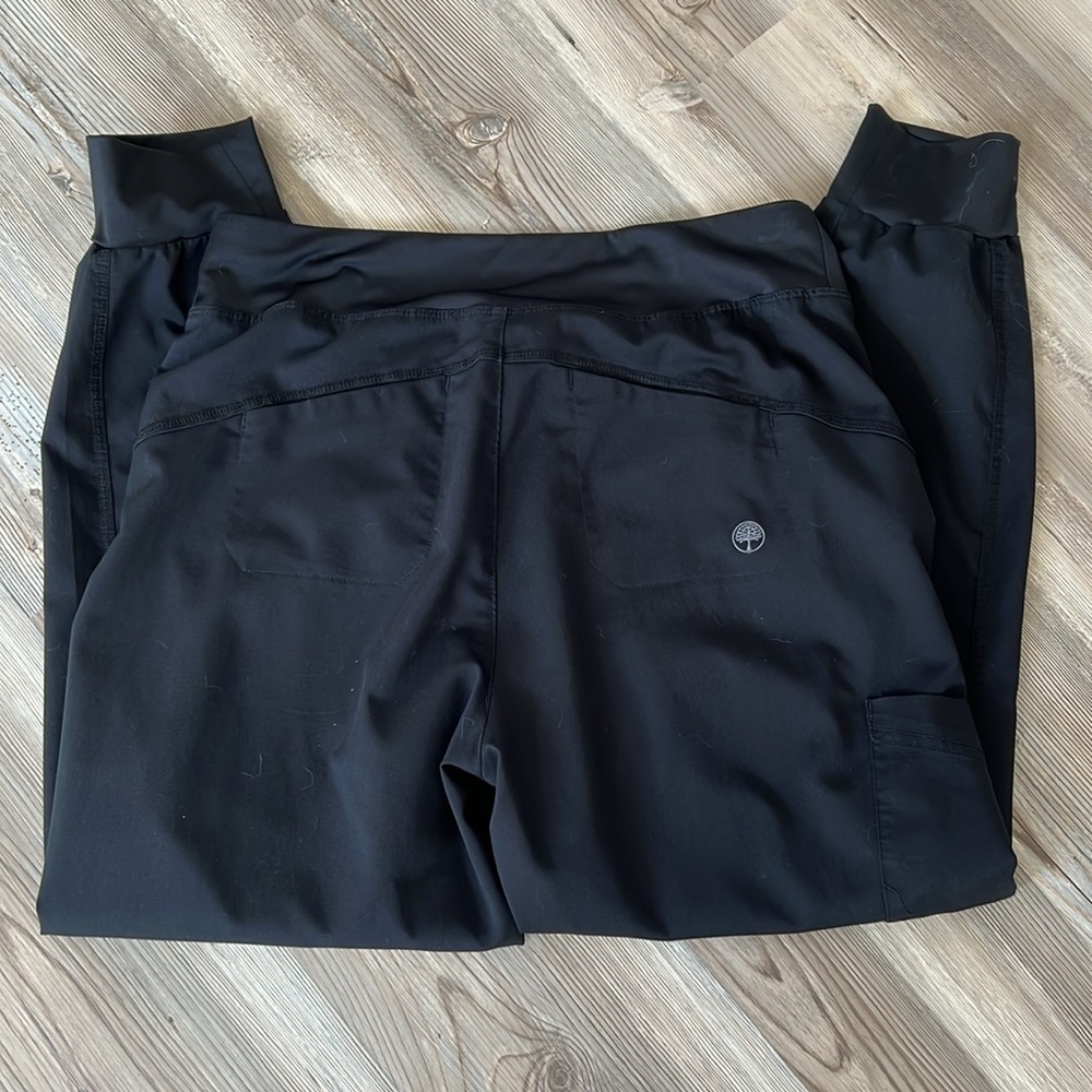 healing hands Black Women's Scrub Jogger Pants - Picture 2 of 4